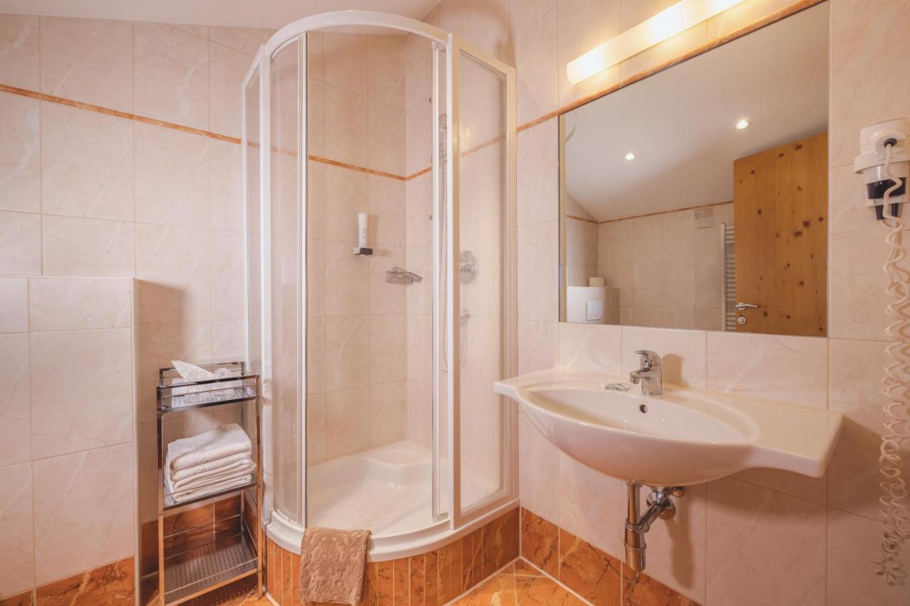 Loipenstubn Hotel Brixen im Thale Bagian luar foto