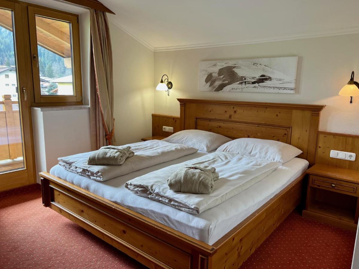 Loipenstubn Hotel Brixen im Thale Bagian luar foto