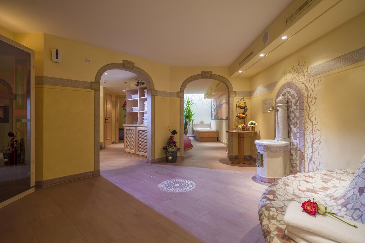 Loipenstubn Hotel Brixen im Thale Bagian luar foto